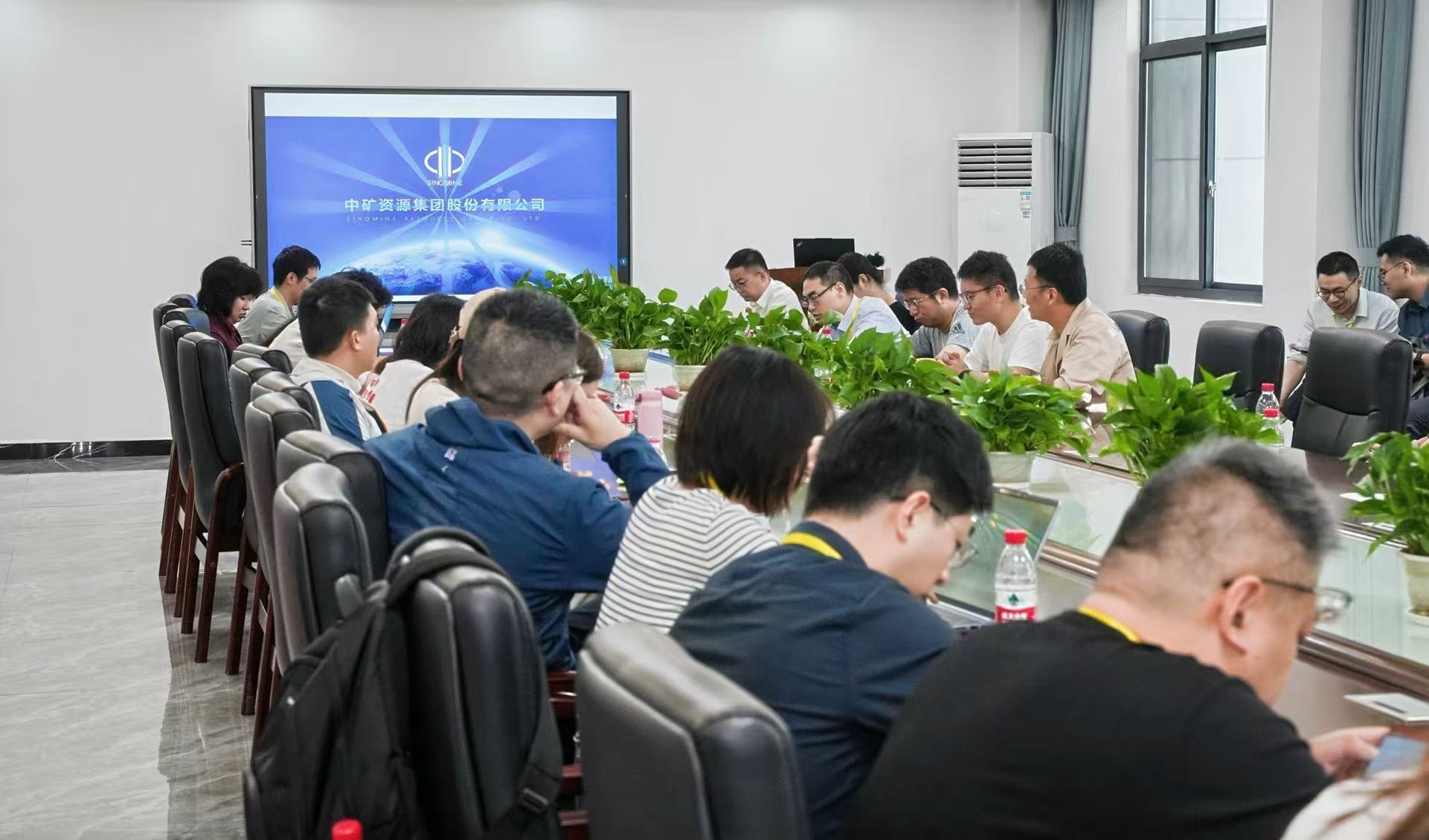 &ldquo;锂&rdquo;想同行 共筑未来 | 投资者代表团hth官方网页版_hth(中国)资源（江西）锂业有限公司